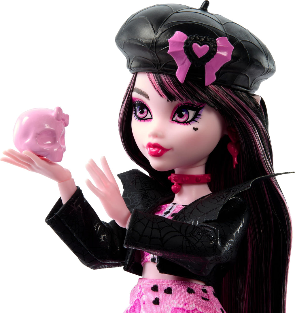 Monster High Draculaura Doll and Accessories F61052