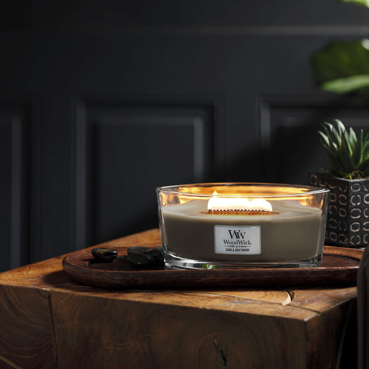 Scented Candle with Crackling Wick W8216