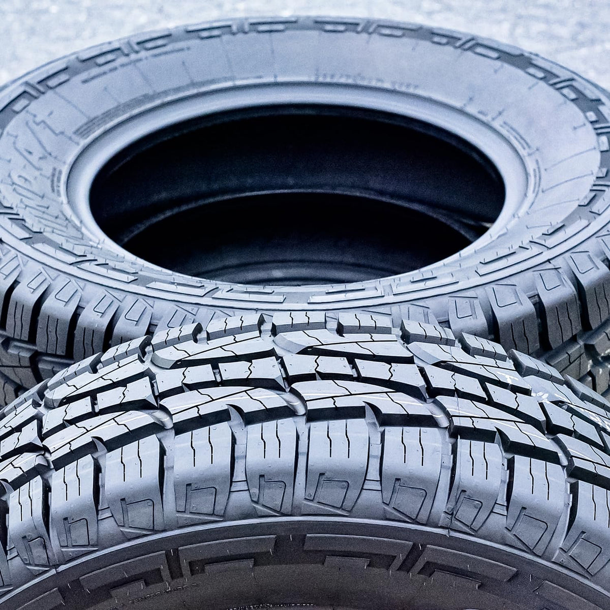 265/70R18 116T Tires O369