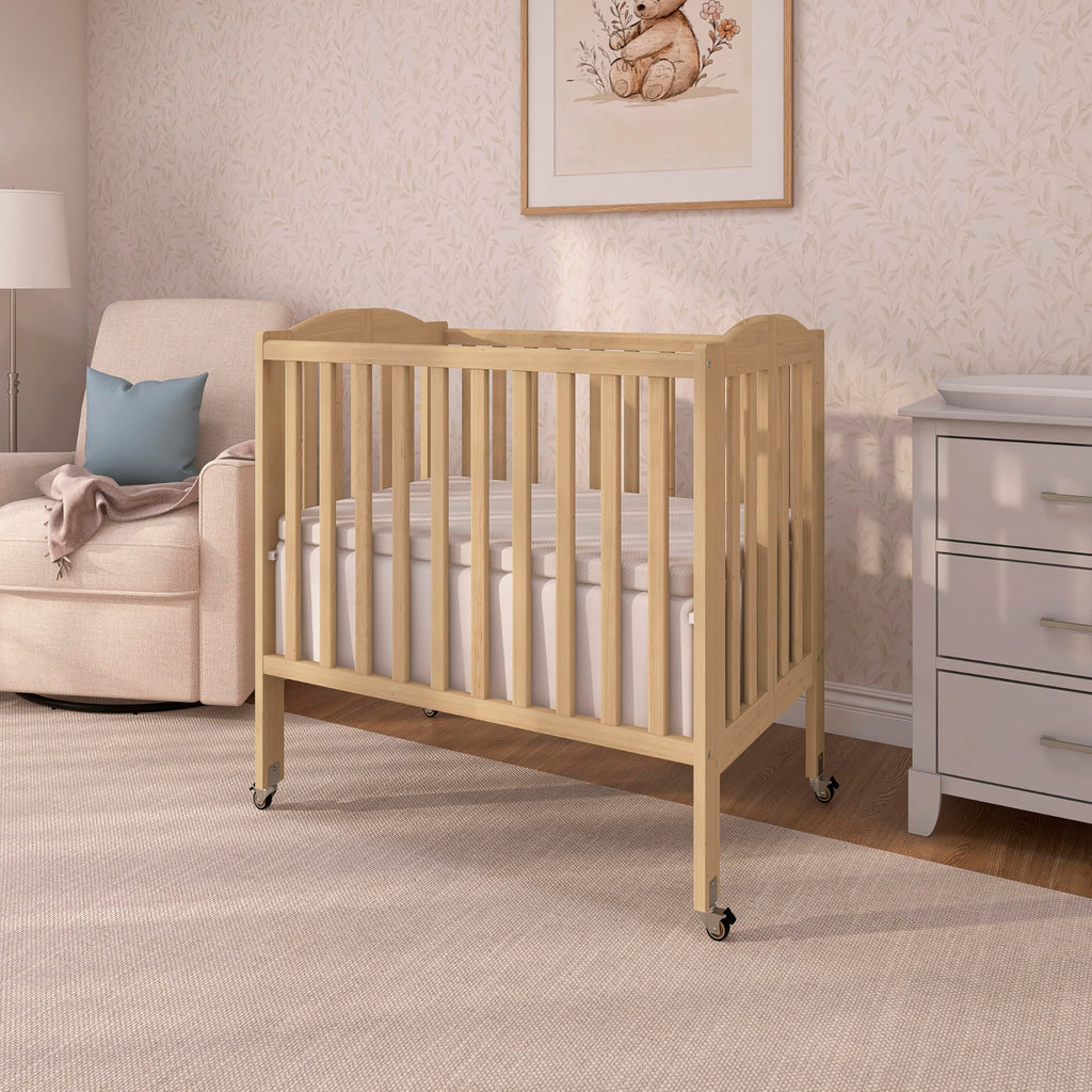 2-in-1 Portable Mini Crib with Mattress G914